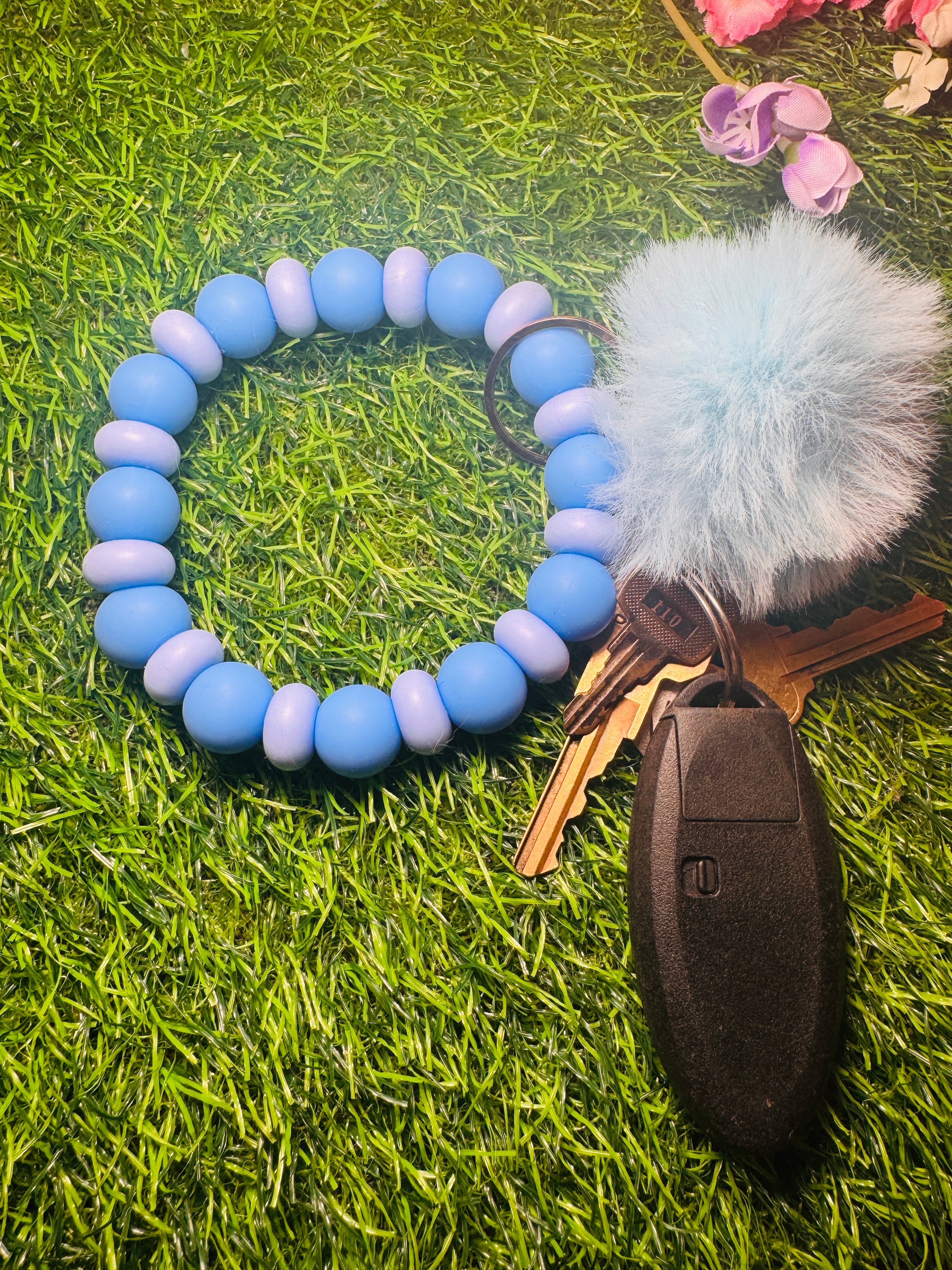 Simply silicone wristlet