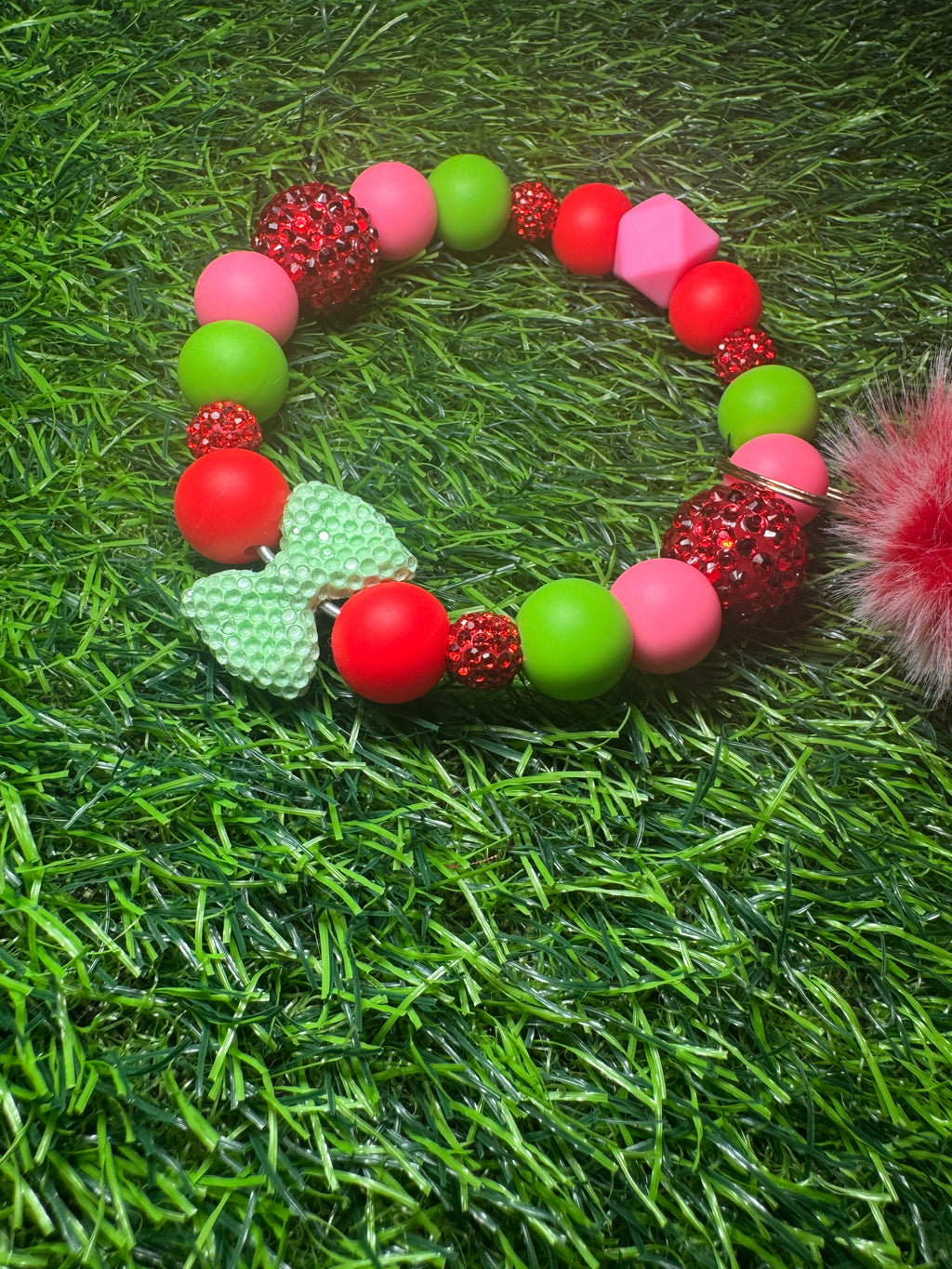 Kiwi summer wristlet
