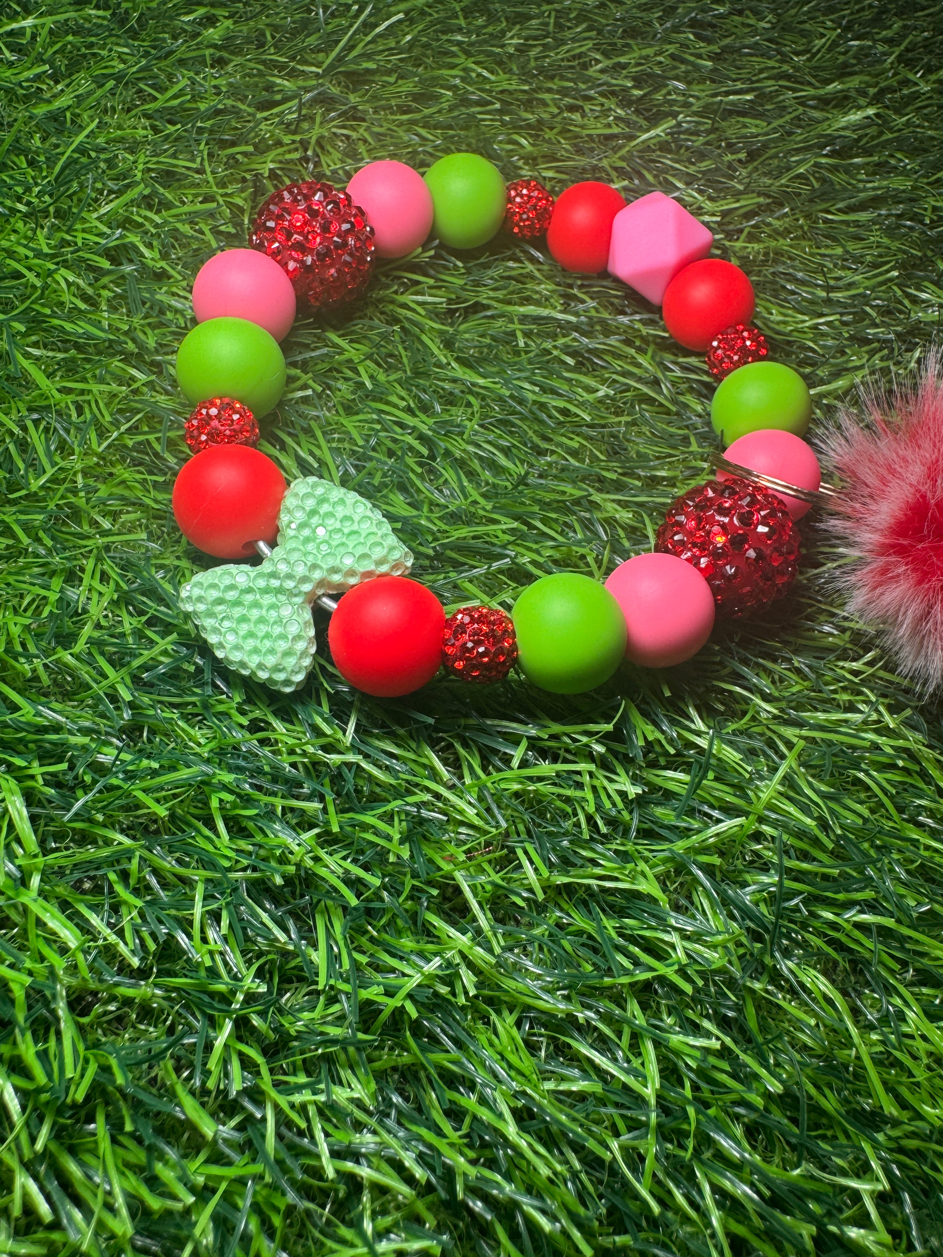 Kiwi summer wristlet