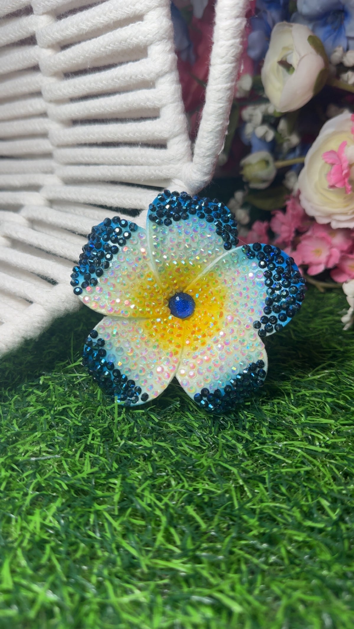 Flower hair clips